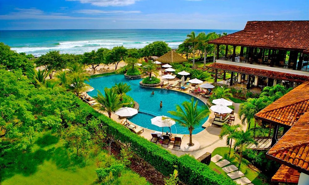 A private pool and luxury villa in San Jose suitable to bring an escort