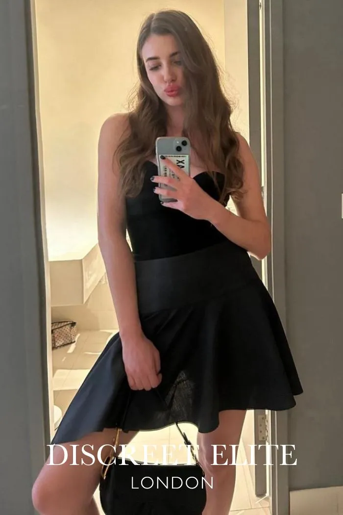 Victoria profile image high class party blonde escort